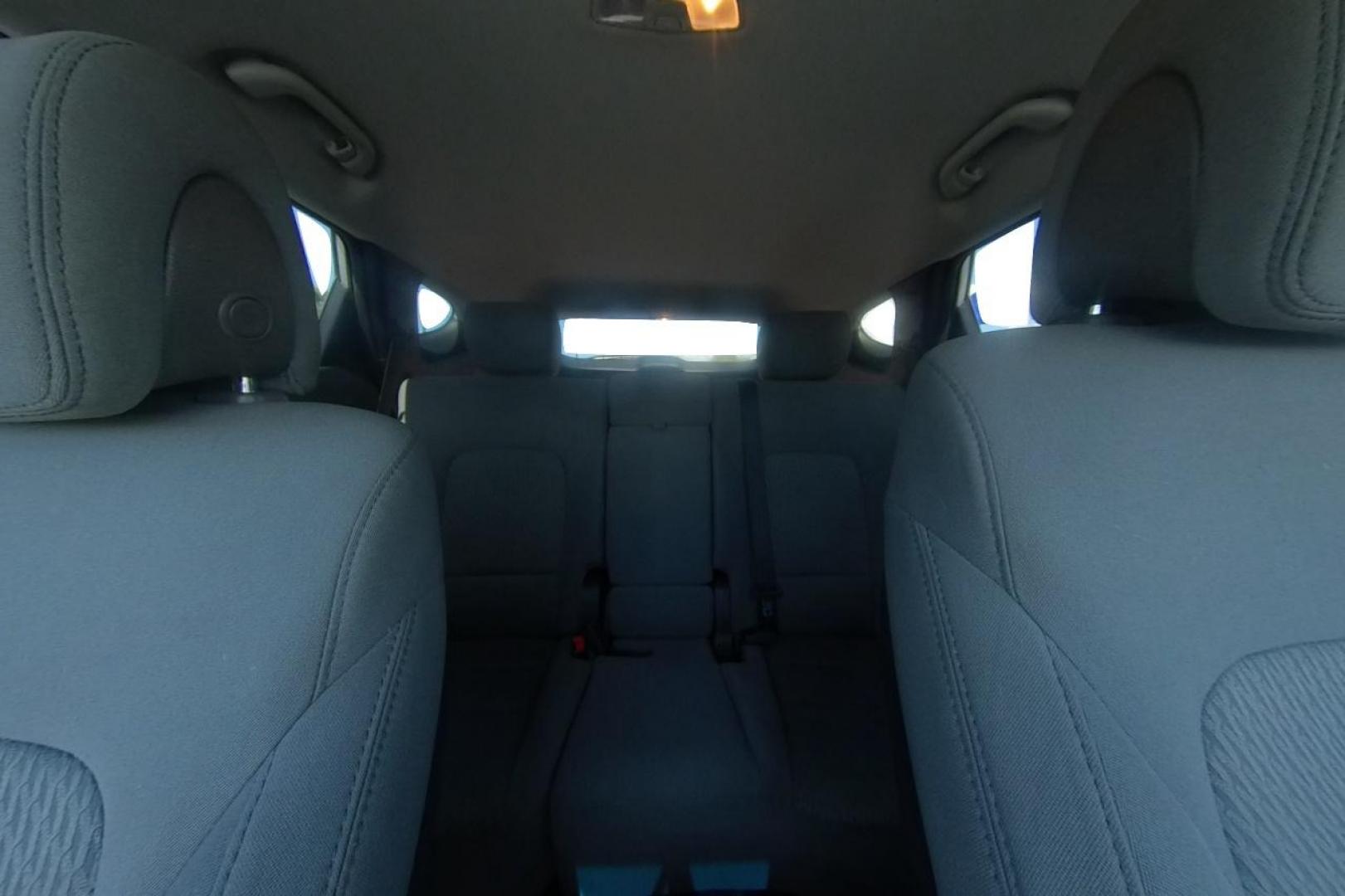 2018 Silver Hyundai Santa Fe Sport 2.4 FWD (5XYZT3LB1JG) with an 2.4L L4 DOHC 16V engine, 6A transmission, located at 7755 State Street, Midvale, UT, 84047, (801) 753-9063, 40.610329, -111.892159 - Photo#18