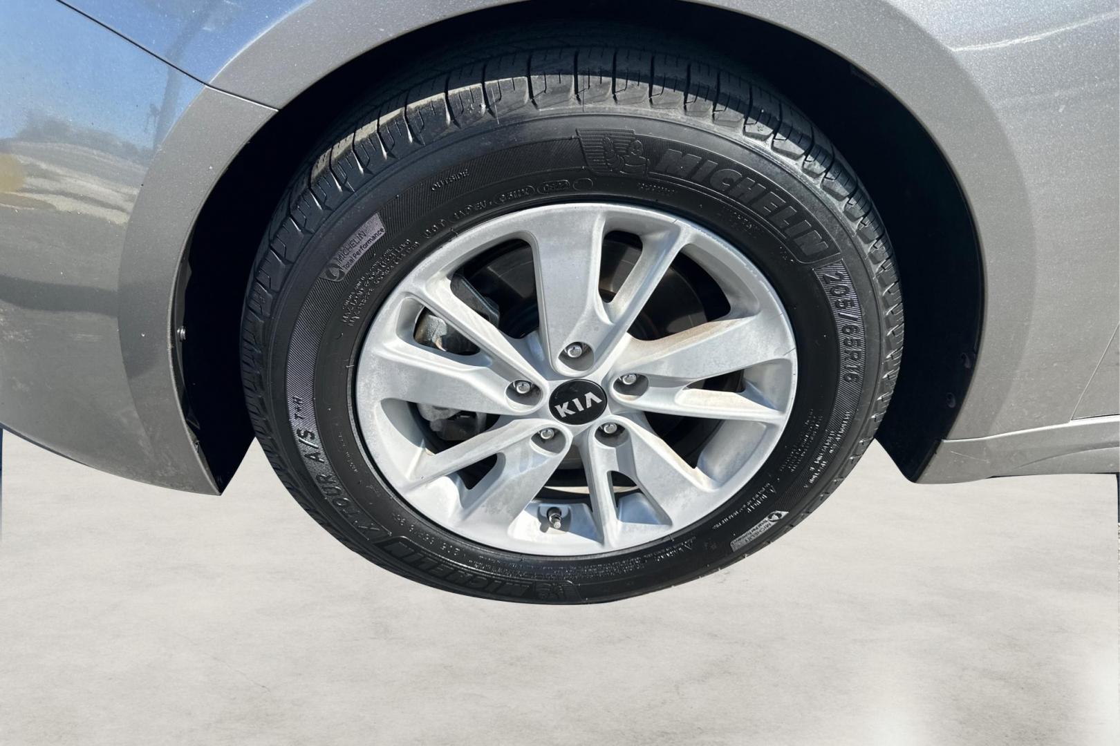 2018 Gray Kia Optima LX (5XXGT4L3XJG) with an 2.4L L4 DOHC 16V engine, 6A transmission, located at 767 S State Road, Pleasant Grove, UT, 84062, (801) 785-1058, 40.354839, -111.736687 - Photo#12
