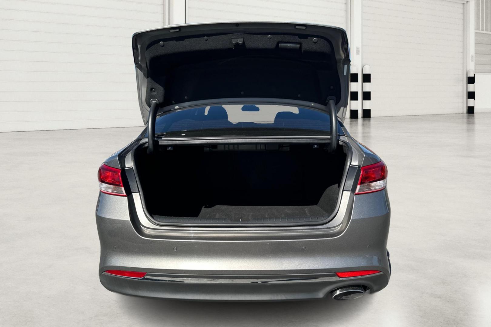 2018 Gray Kia Optima LX (5XXGT4L3XJG) with an 2.4L L4 DOHC 16V engine, 6A transmission, located at 767 S State Road, Pleasant Grove, UT, 84062, (801) 785-1058, 40.354839, -111.736687 - Photo#13