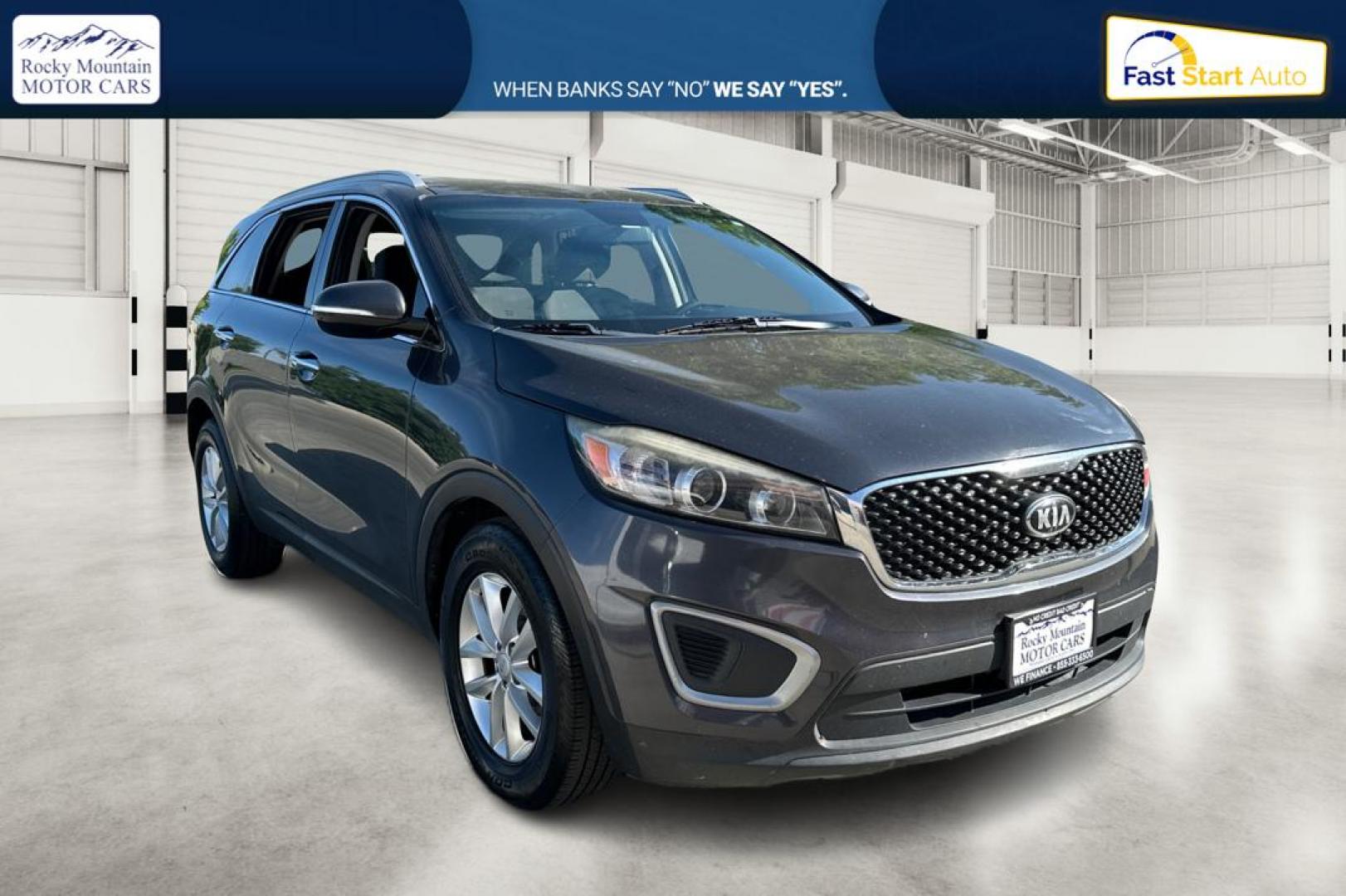 2018 Gray Kia Sorento LX V6 2WD (5XYPG4A53JG) with an 3.3L V6 DOHC 24V engine, 6A transmission, located at 7755 State Street, Midvale, UT, 84047, (801) 753-9063, 40.610329, -111.892159 - Photo#0