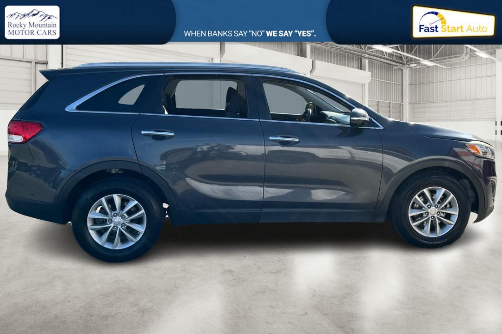 2018 Gray Kia Sorento LX V6 2WD (5XYPG4A53JG) with an 3.3L V6 DOHC 24V engine, 6A transmission, located at 7755 State Street, Midvale, UT, 84047, (801) 753-9063, 40.610329, -111.892159 - Photo#1
