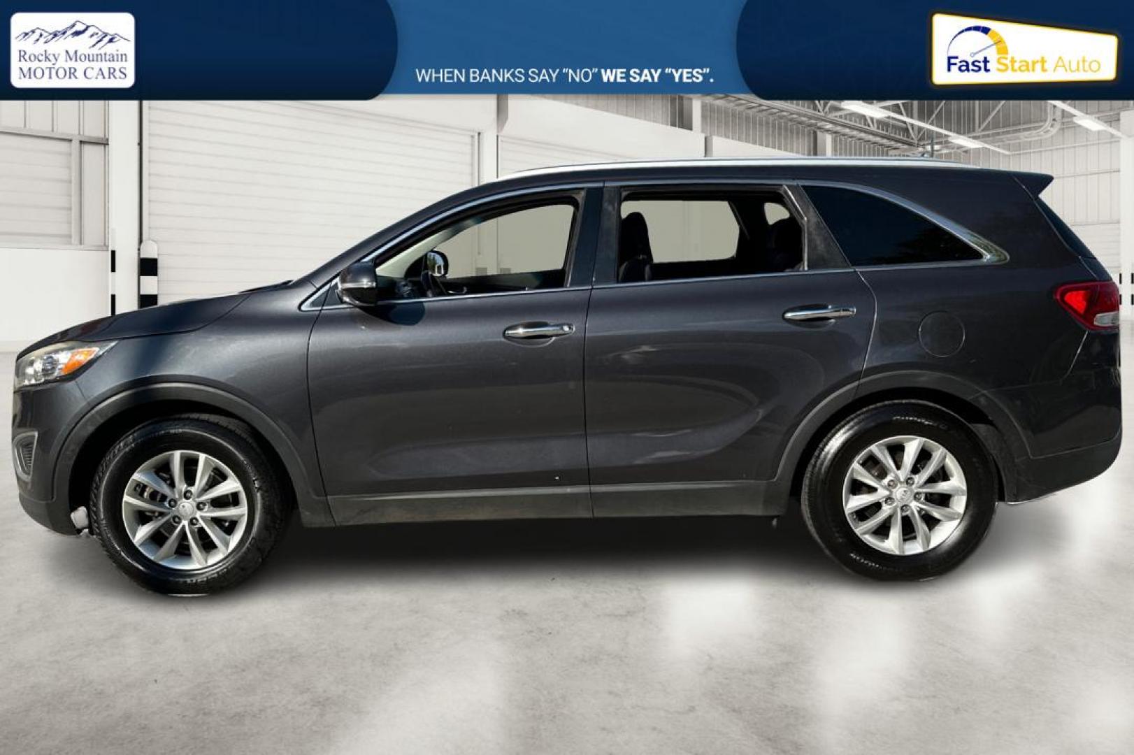 2018 Gray Kia Sorento LX V6 2WD (5XYPG4A53JG) with an 3.3L V6 DOHC 24V engine, 6A transmission, located at 7755 State Street, Midvale, UT, 84047, (801) 753-9063, 40.610329, -111.892159 - Photo#6