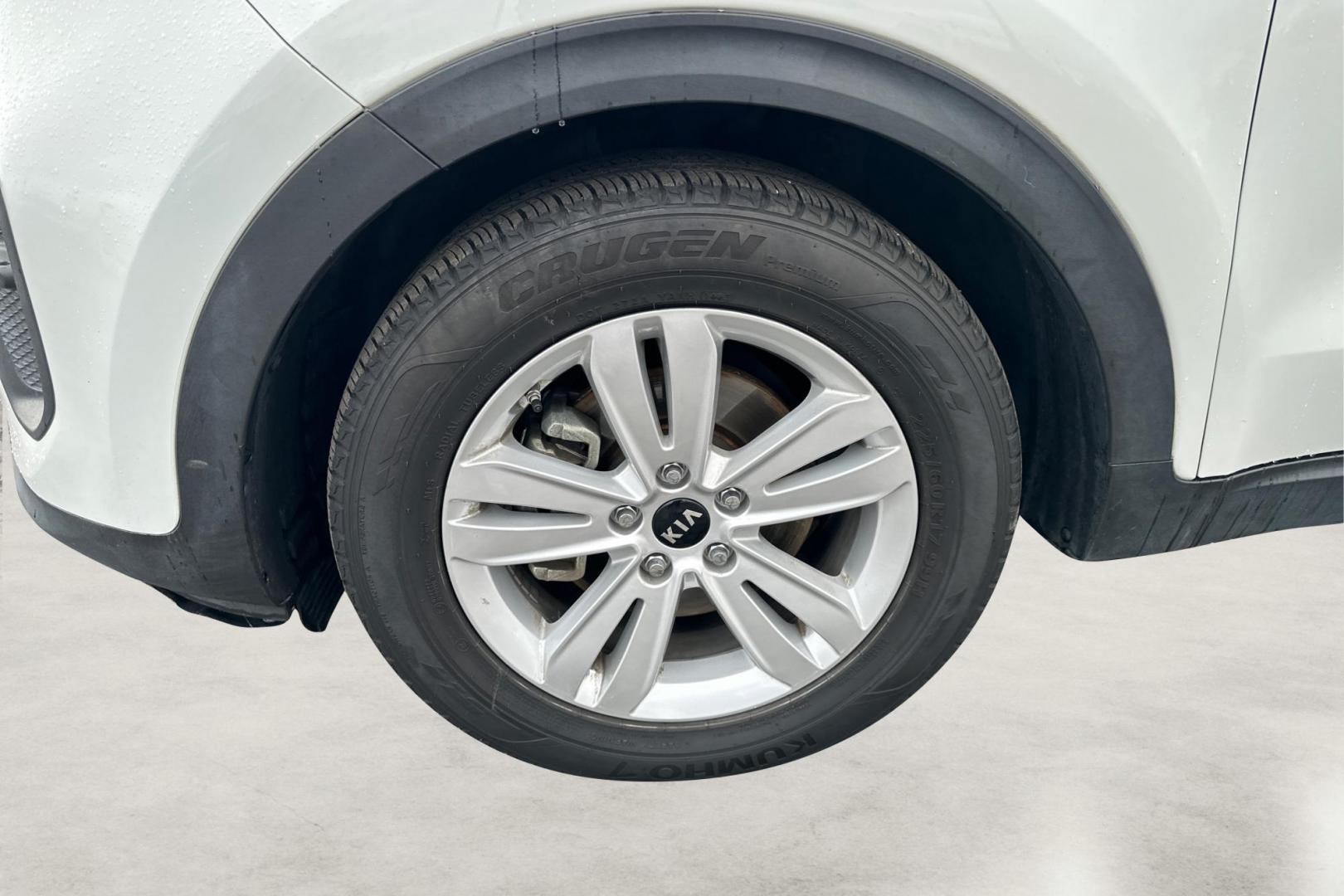 2018 White Kia Sportage LX FWD (KNDPM3AC7J7) with an 2.4L V6 DOHC 24V engine, 6A transmission, located at 7755 State Street, Midvale, UT, 84047, (801) 753-9063, 40.610329, -111.892159 - Photo#12