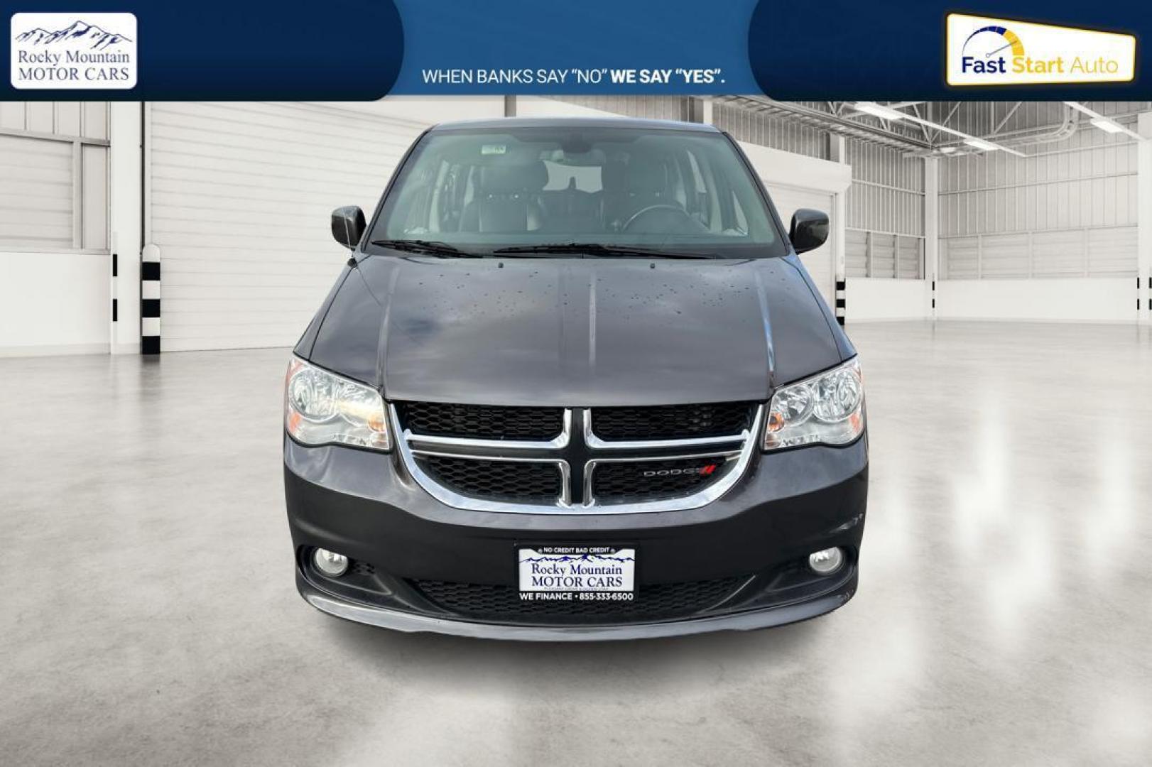 2019 Gray Dodge Grand Caravan SXT (2C4RDGCG5KR) with an 3.6L V6 DOHC 24V engine, 6A transmission, located at 7755 State Street, Midvale, UT, 84047, (801) 753-9063, 40.610329, -111.892159 - Photo#7