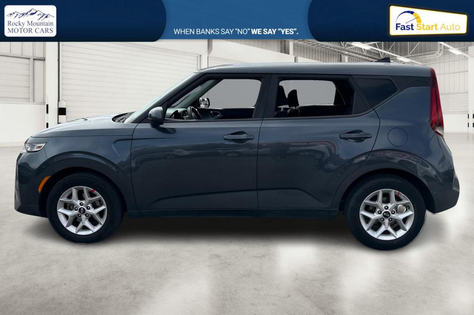 2020 Black Kia Soul S (KNDJ23AU5L7) with an 2.0L L4 DOHC 16V engine, CVT transmission, located at 767 S State Road, Pleasant Grove, UT, 84062, (801) 785-1058, 40.354839, -111.736687 - Photo#6