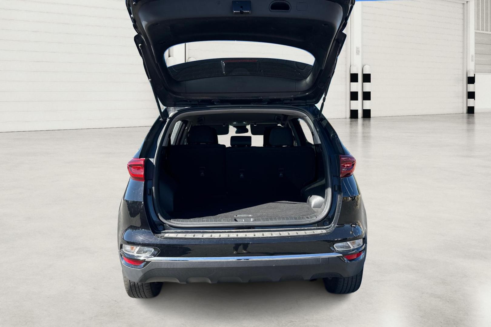 2020 Black Kia Sportage LX FWD (KNDPM3AC5L7) with an 2.4L V6 DOHC 24V engine, 6A transmission, located at 7755 State Street, Midvale, UT, 84047, (801) 753-9063, 40.610329, -111.892159 - Photo#10